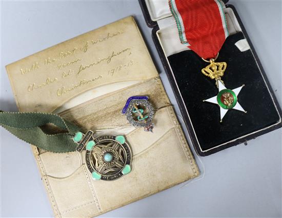 A cased Cravanzola medal and sundries